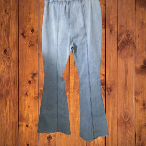 No Boundaries Juniors XXL (19) Blue Flared Elastic Waist Frayed Hem Pull On Jean - Picture 4 of 4